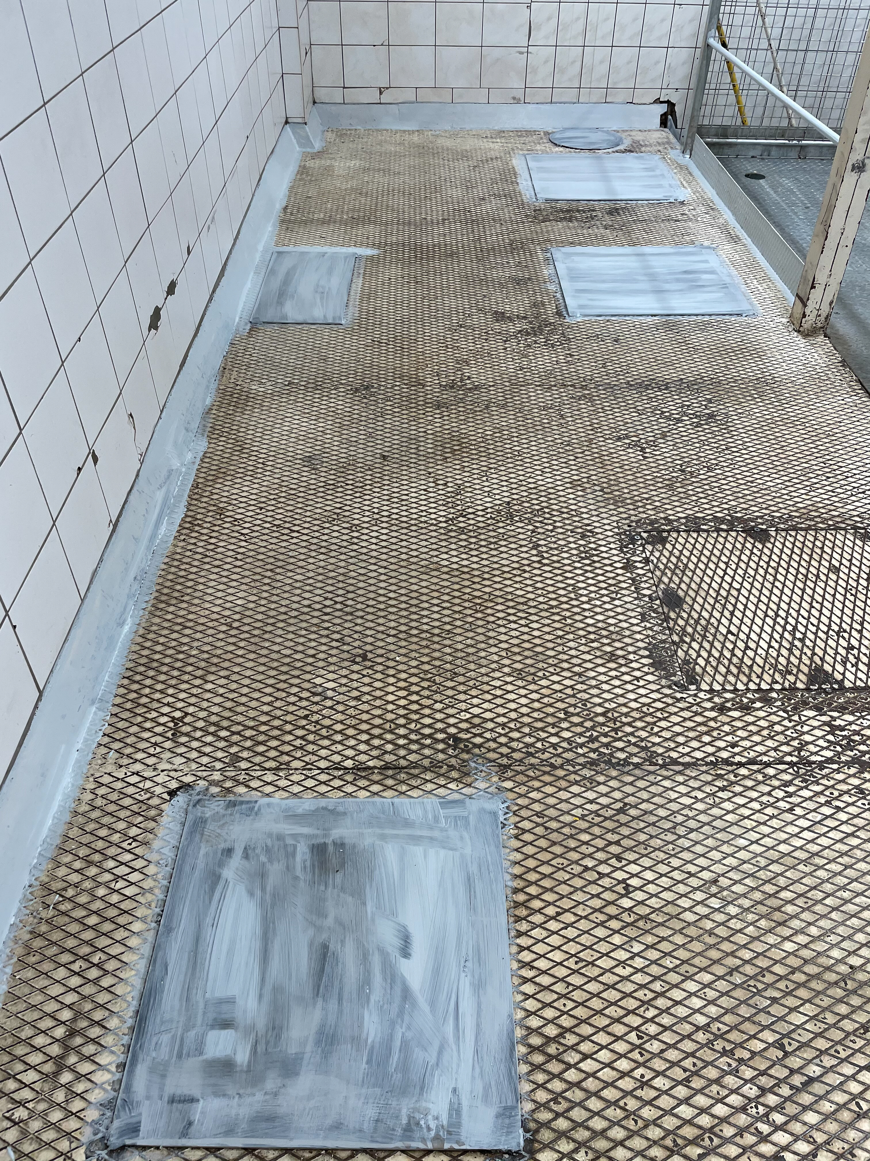 Chequer plate floor during preparation